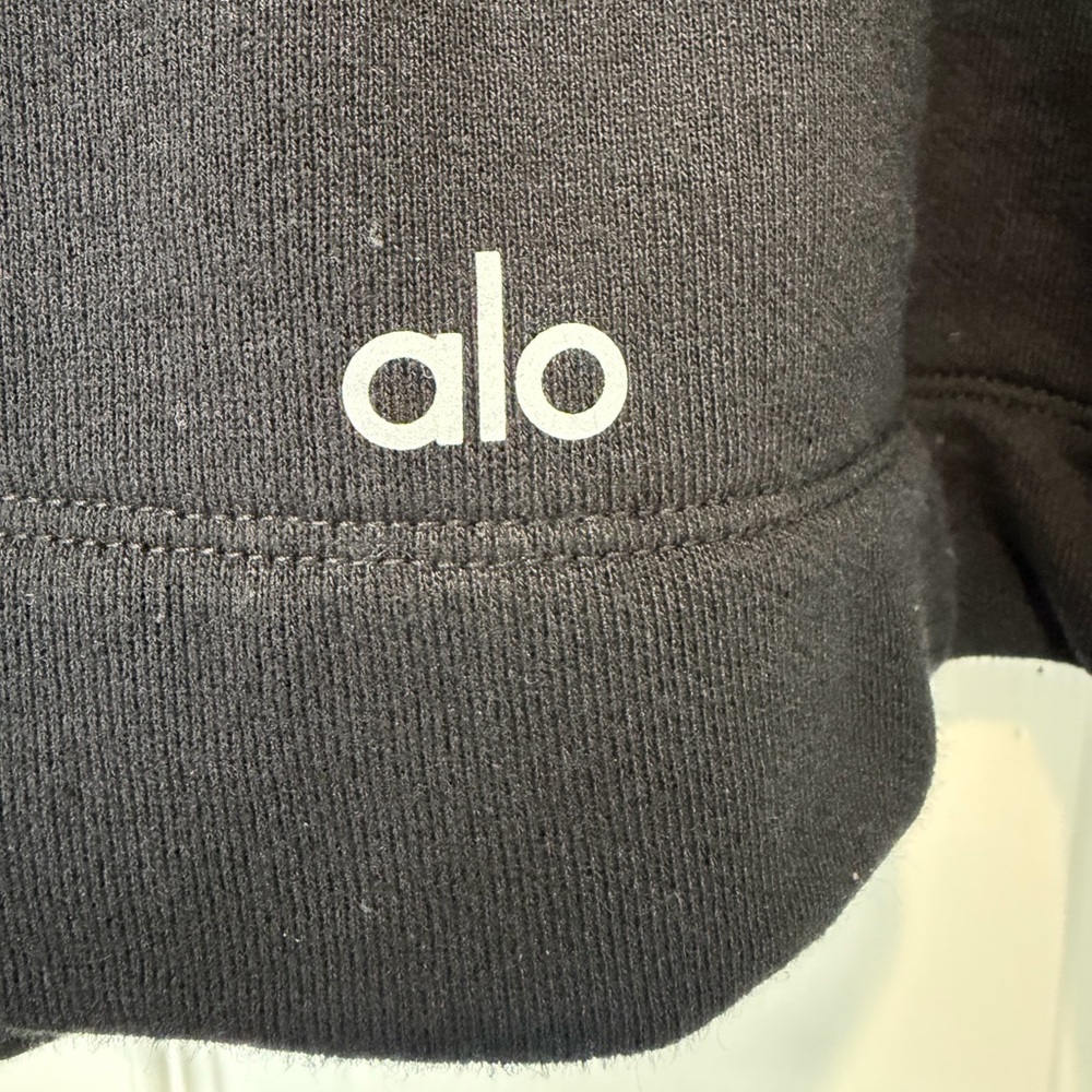 Auth.✅ ALO Yoga “Bae” Crop Hoodie in “Black” Size Large🖤 - Picture 7 of 7